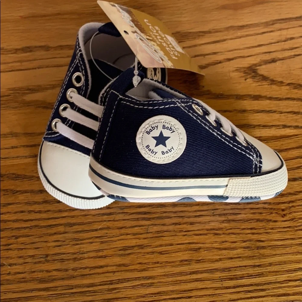 Super Cute Infant Canvas High Top Sneakers NWT